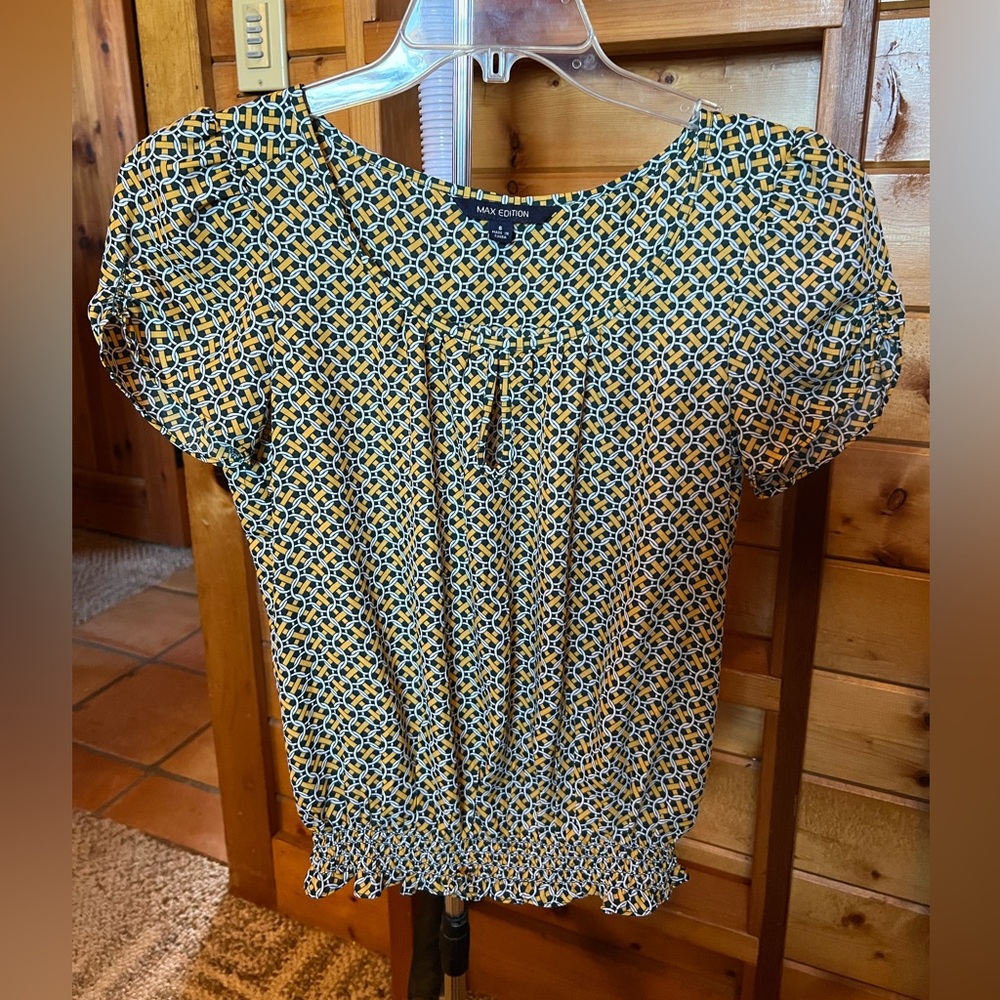 Max Edition blouse. Women’s Size small. Yellow and green